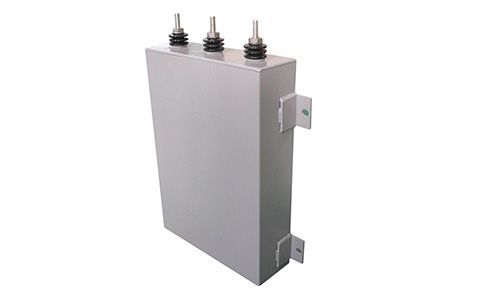 電容器的容量大小與什么有關(guān)？為什么？